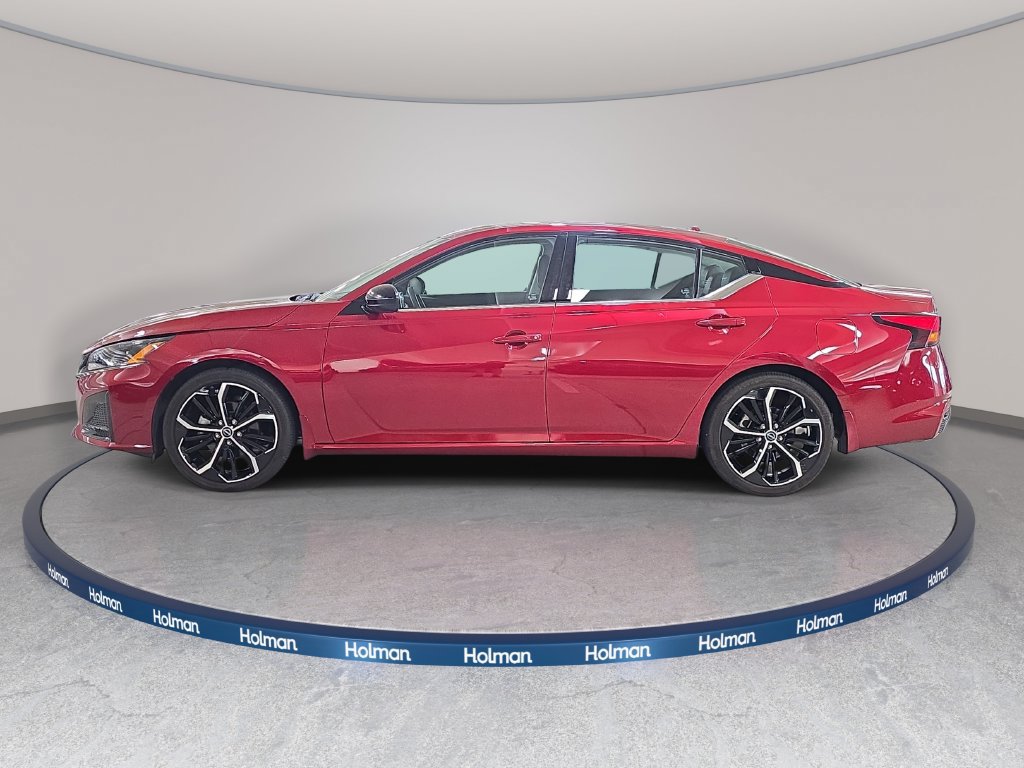 Used 2023 Nissan Altima 2.5 SR FWD image 11