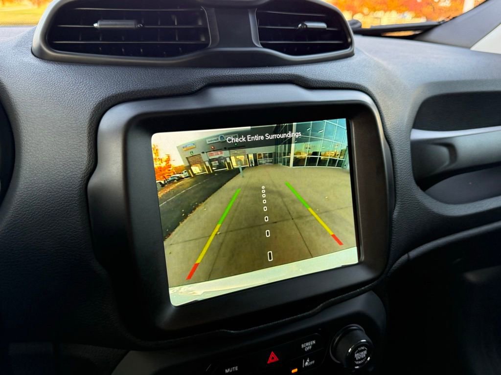 Used 2023 Jeep Renegade Altitude image 18