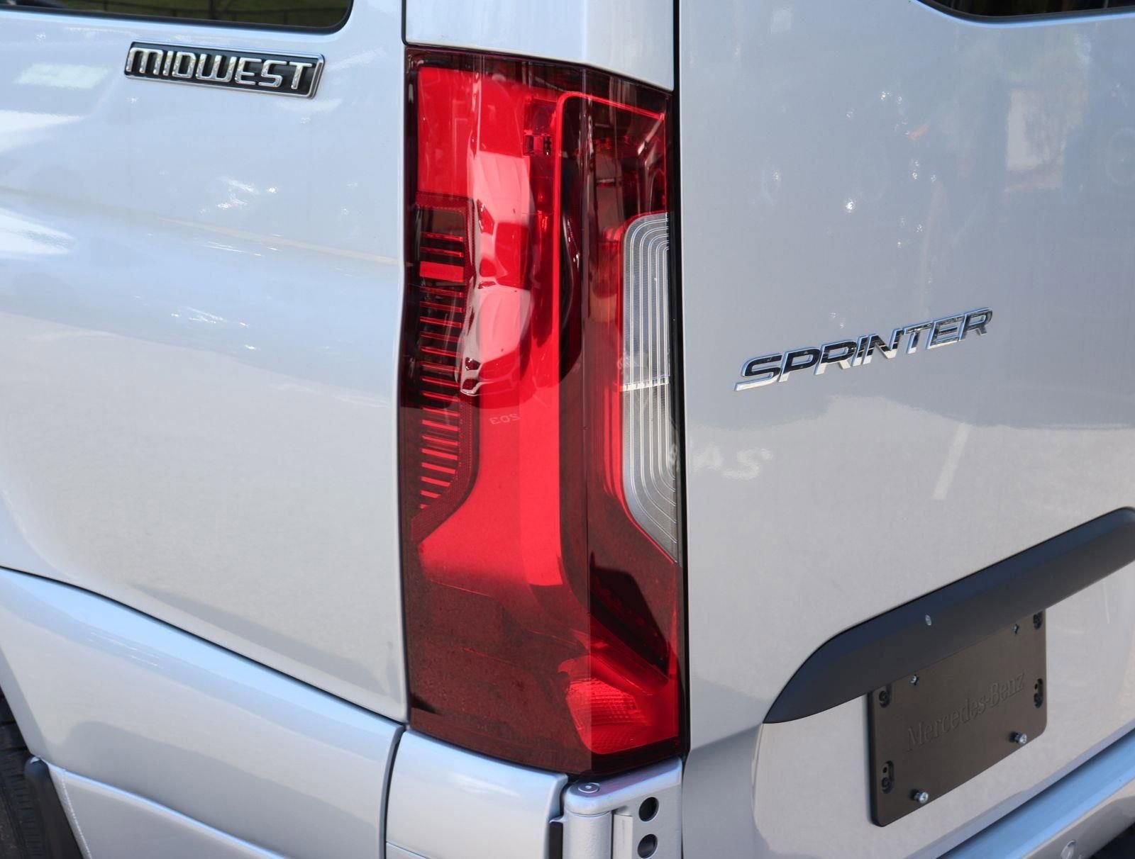 New 2022 Mercedes-Benz Sprinter 2500 image 10