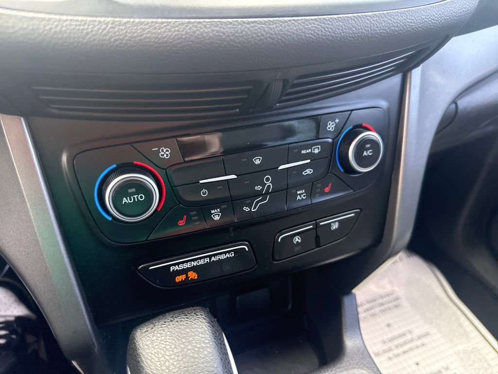 Used 2018 Ford Escape SE w/ Ford Safe & Smart Package AWD/4WD image 38