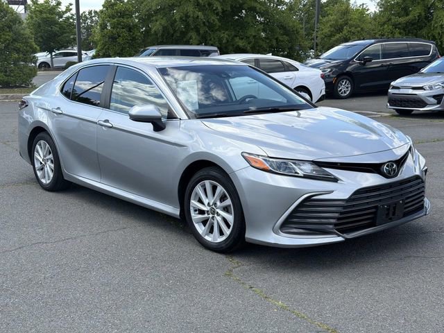 Used 2022 Toyota Camry LE FWD image 1