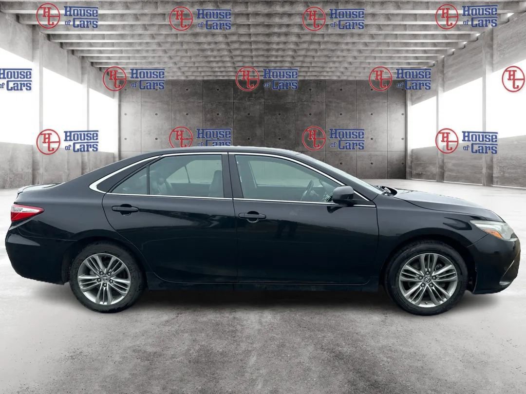 Used 2015 Toyota Camry SE image 4