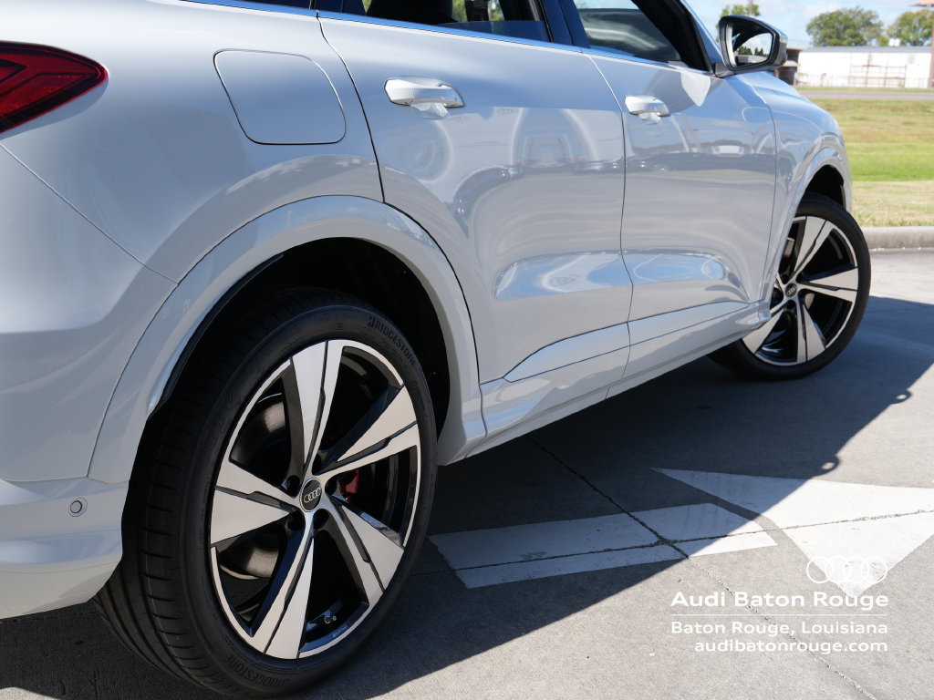 New 2026 Audi SQ5 Prestige AWD/4WD image 7