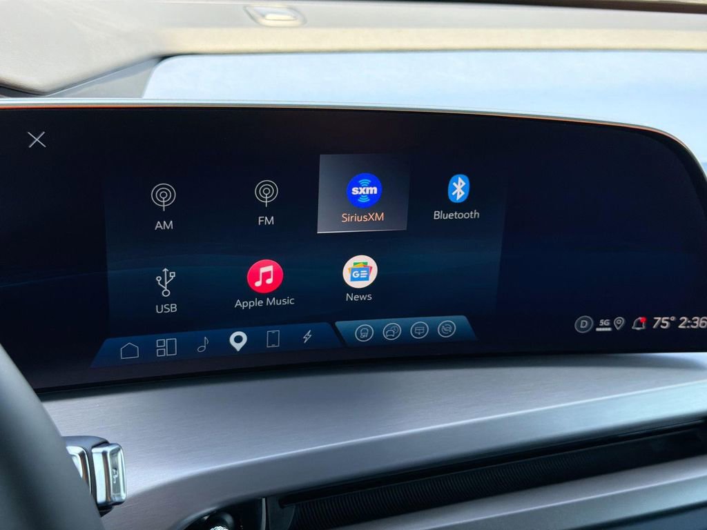 Certified 2026 Cadillac Vistiq Premium Luxury AWD/4WD image 15