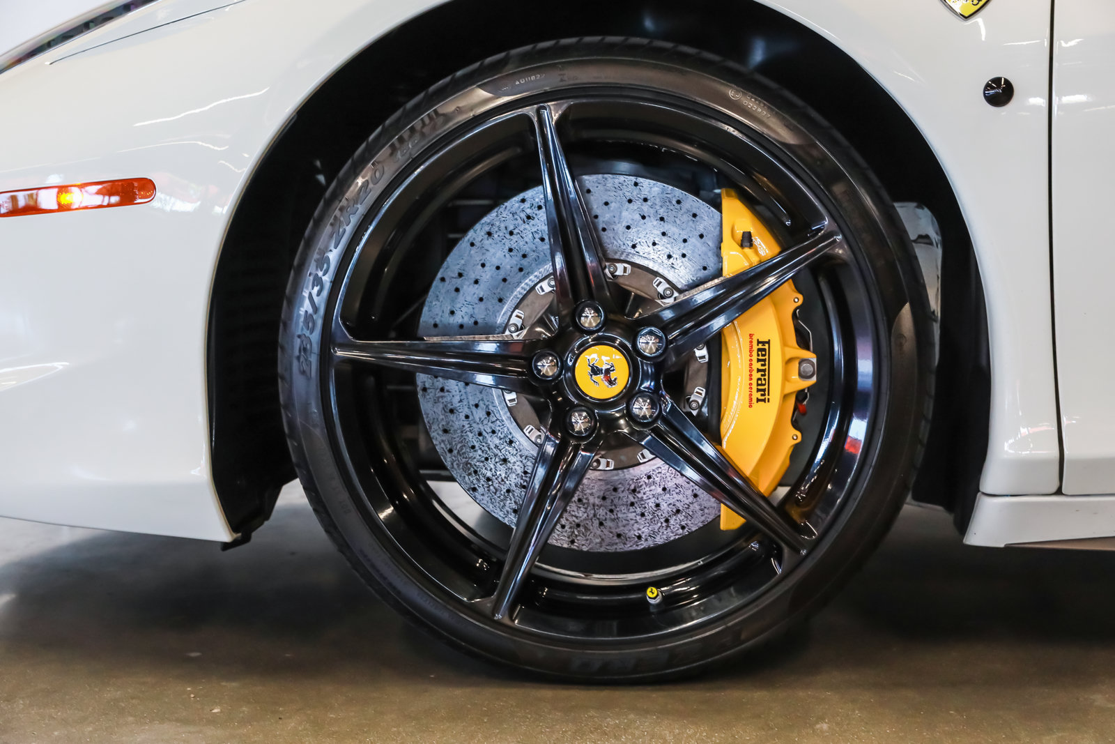 Used 2013 Ferrari 458 Spider RWD image 19