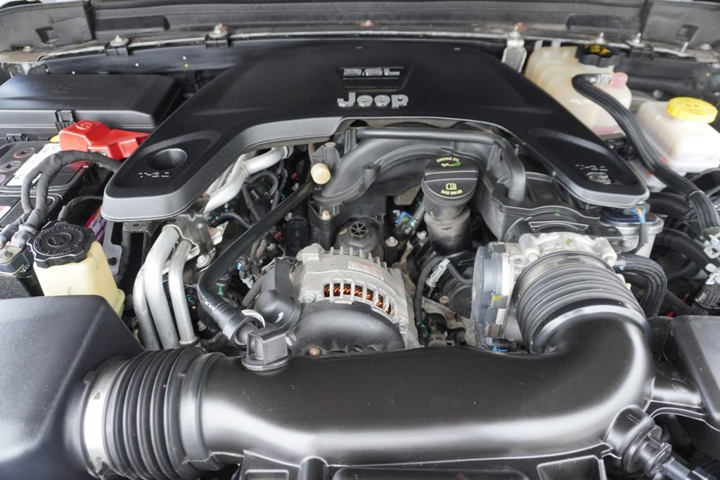 Used 2018 Jeep Wrangler Unlimited Rubicon AWD/4WD image 26