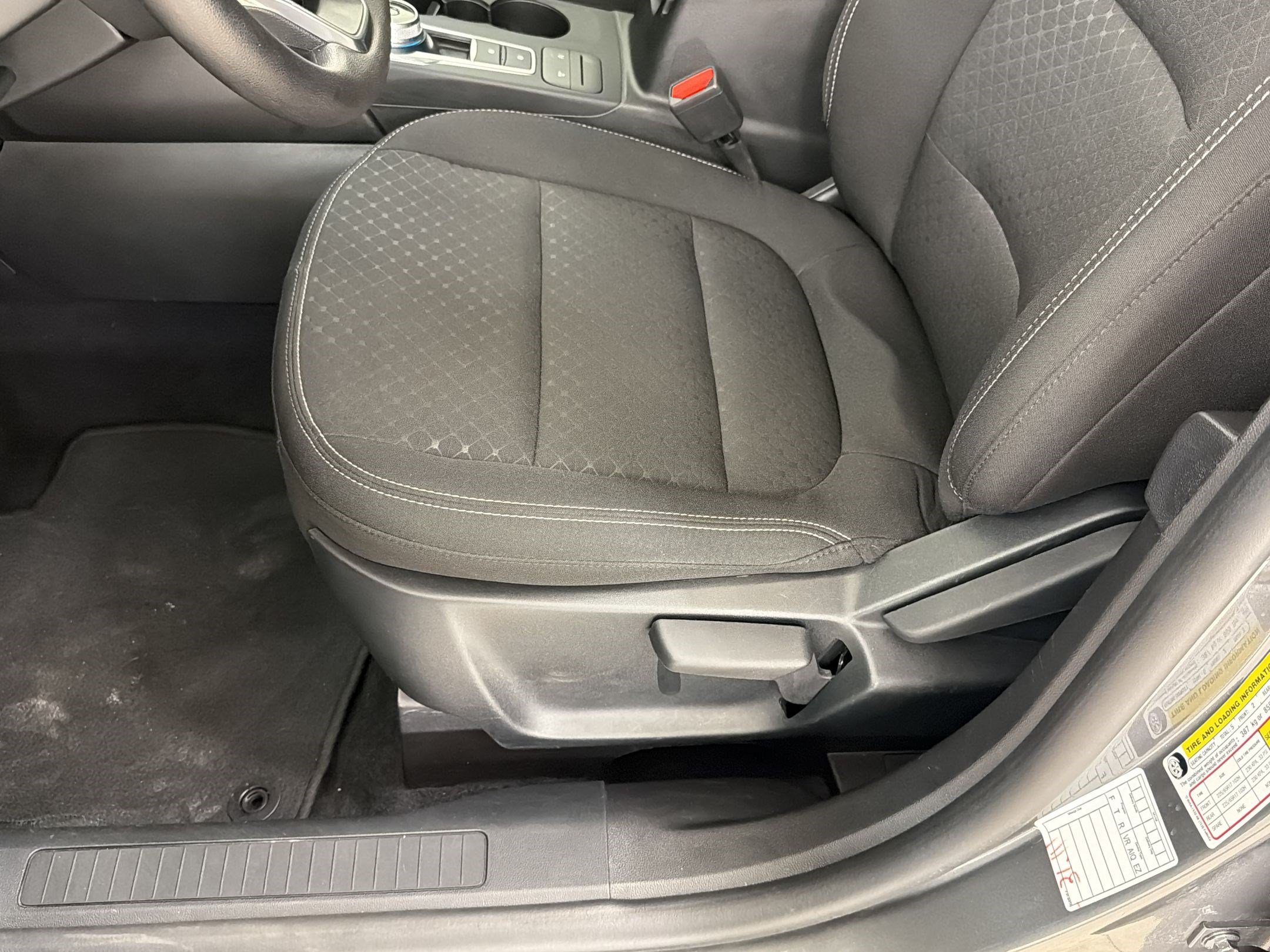 Certified 2025 Ford Escape Active AWD/4WD image 15