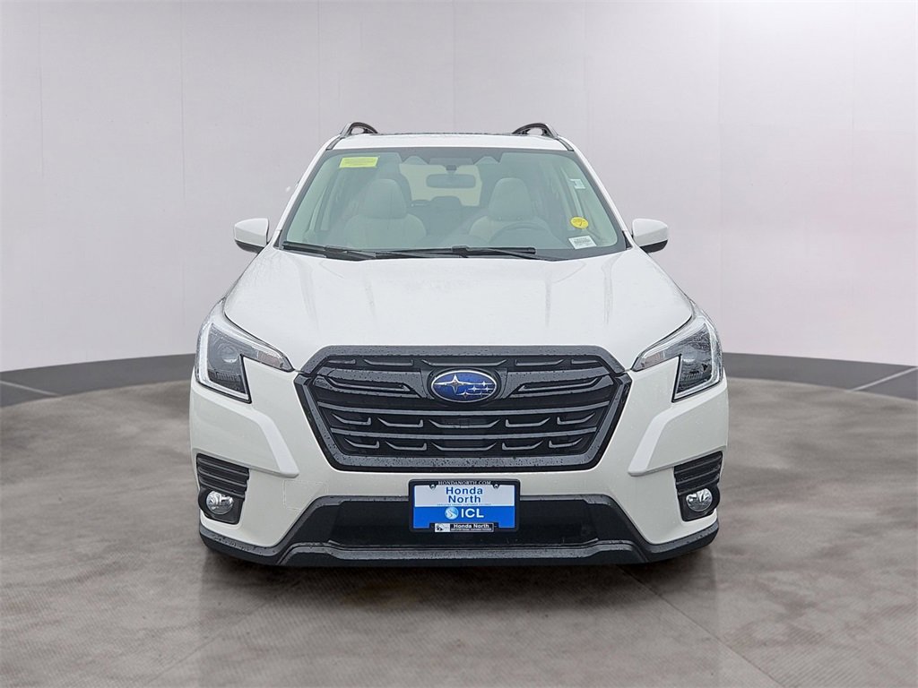 Used 2023 Subaru Forester Premium image 2