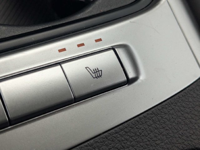 Certified 2026 Kia Carnival LX FWD image 22