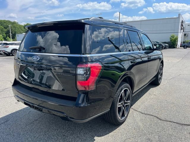 Used 2021 Ford Expedition Limited AWD/4WD image 3