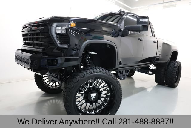 Used 2024 Chevrolet Silverado 3500 LTZ w/ LTZ Plus Package AWD/4WD image 3