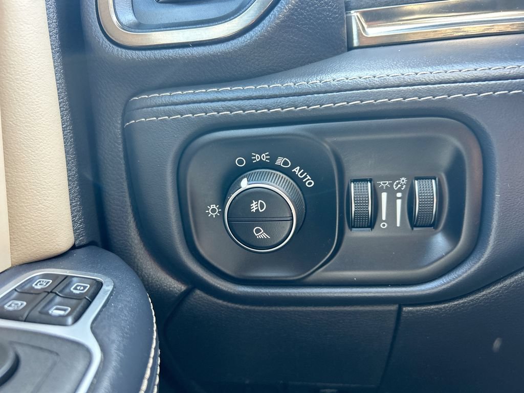 Used 2023 RAM 2500 Limited AWD/4WD image 28