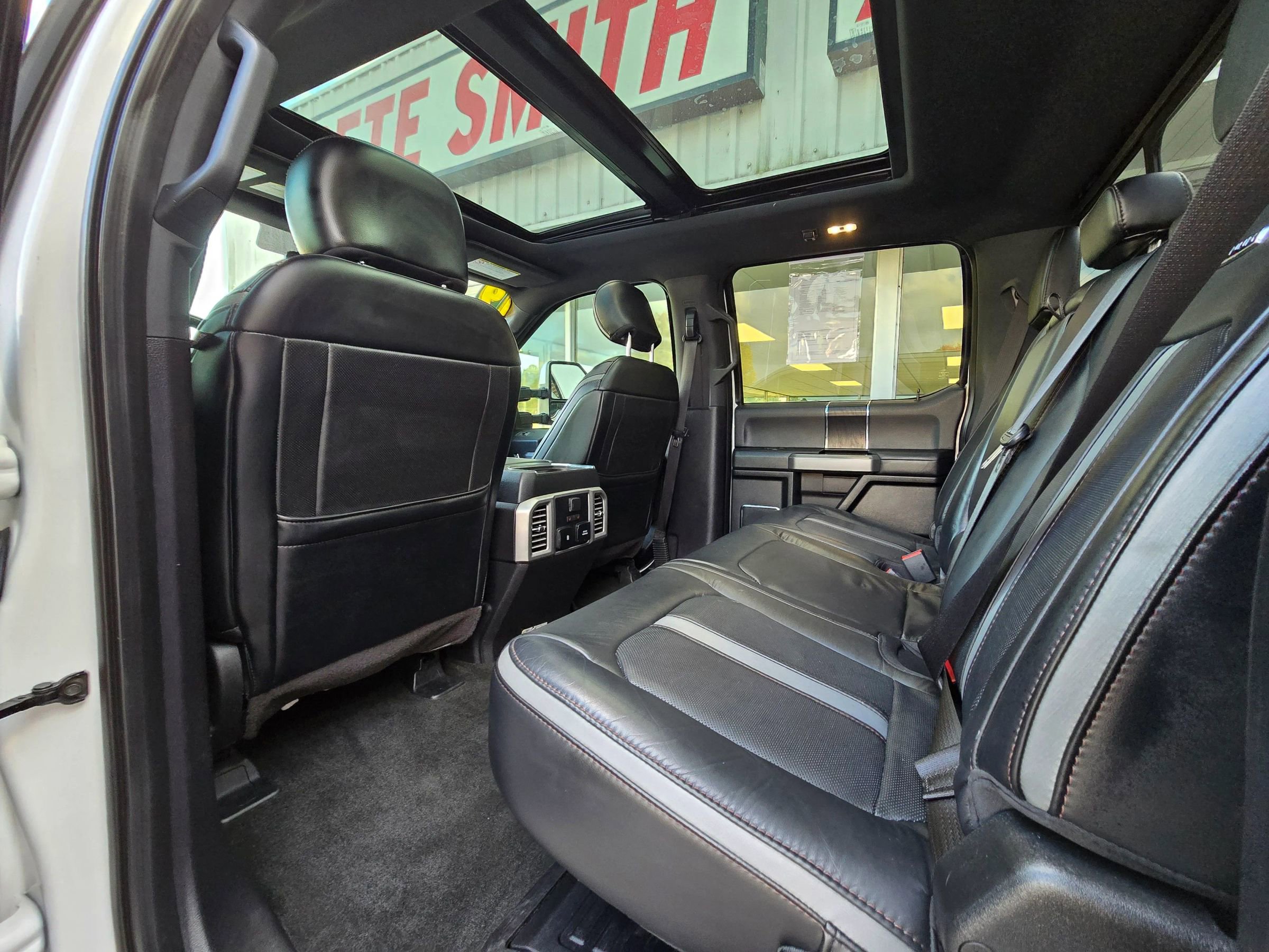 Used 2019 Ford F250 Platinum w/ Platinum Ultimate Package AWD/4WD image 18