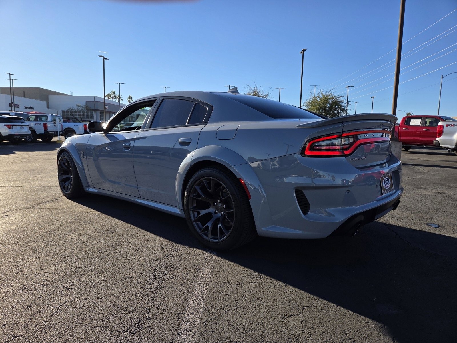 Used 2020 Dodge Charger SRT Hellcat w/ Carbon/Suede Interior Package image 4