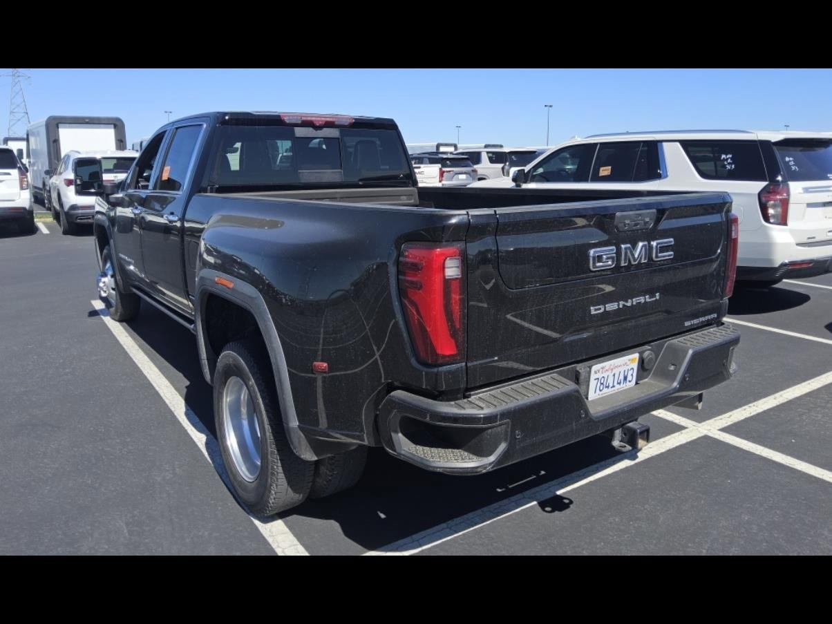 Used 2024 GMC Sierra 3500 Denali Ultimate AWD/4WD image 15