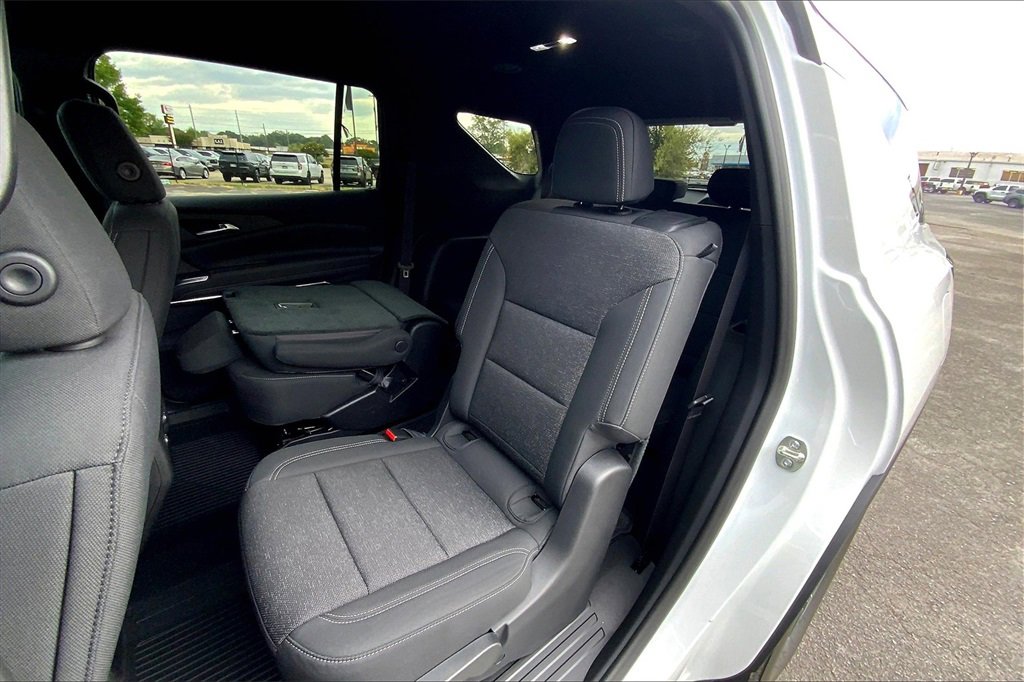 New 2026 Chevrolet Traverse LT w/ Driver Confidence Package image 11