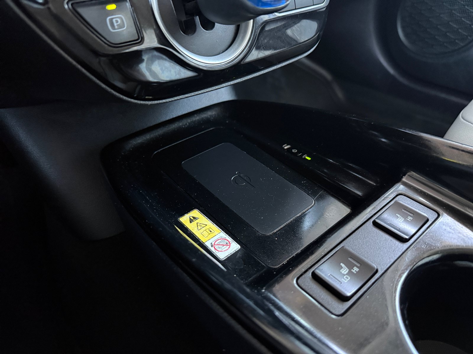 Used 2022 Toyota Prius Prime XLE FWD image 16