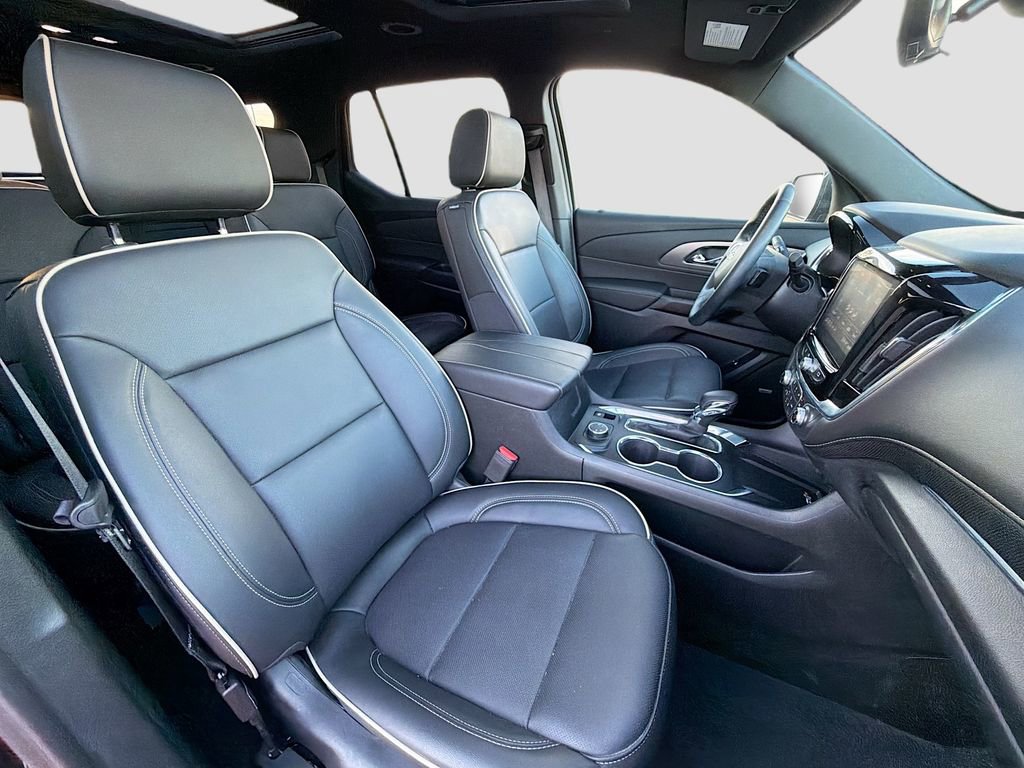 Used 2023 Chevrolet Traverse Premier w/ Redline Edition image 31