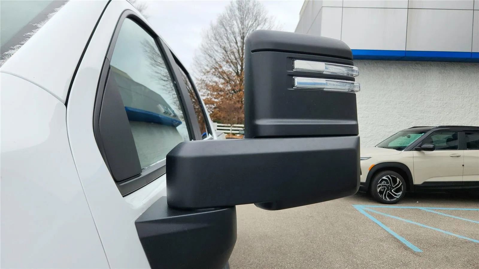 Used 2025 Chevrolet Silverado 2500 LT w/ Convenience Package image 7