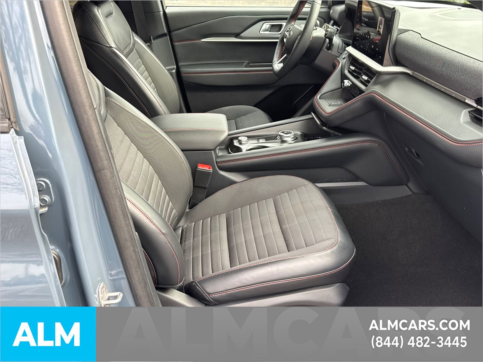 Used 2025 Ford Explorer ST-Line w/ Premium Package image 16