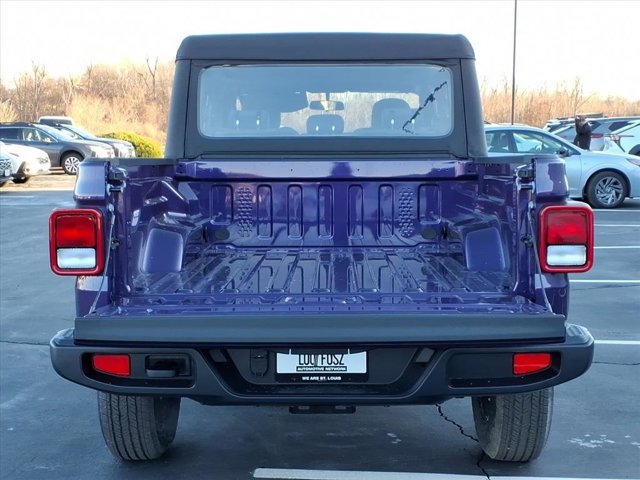 New 2026 Jeep Gladiator Sport image 18