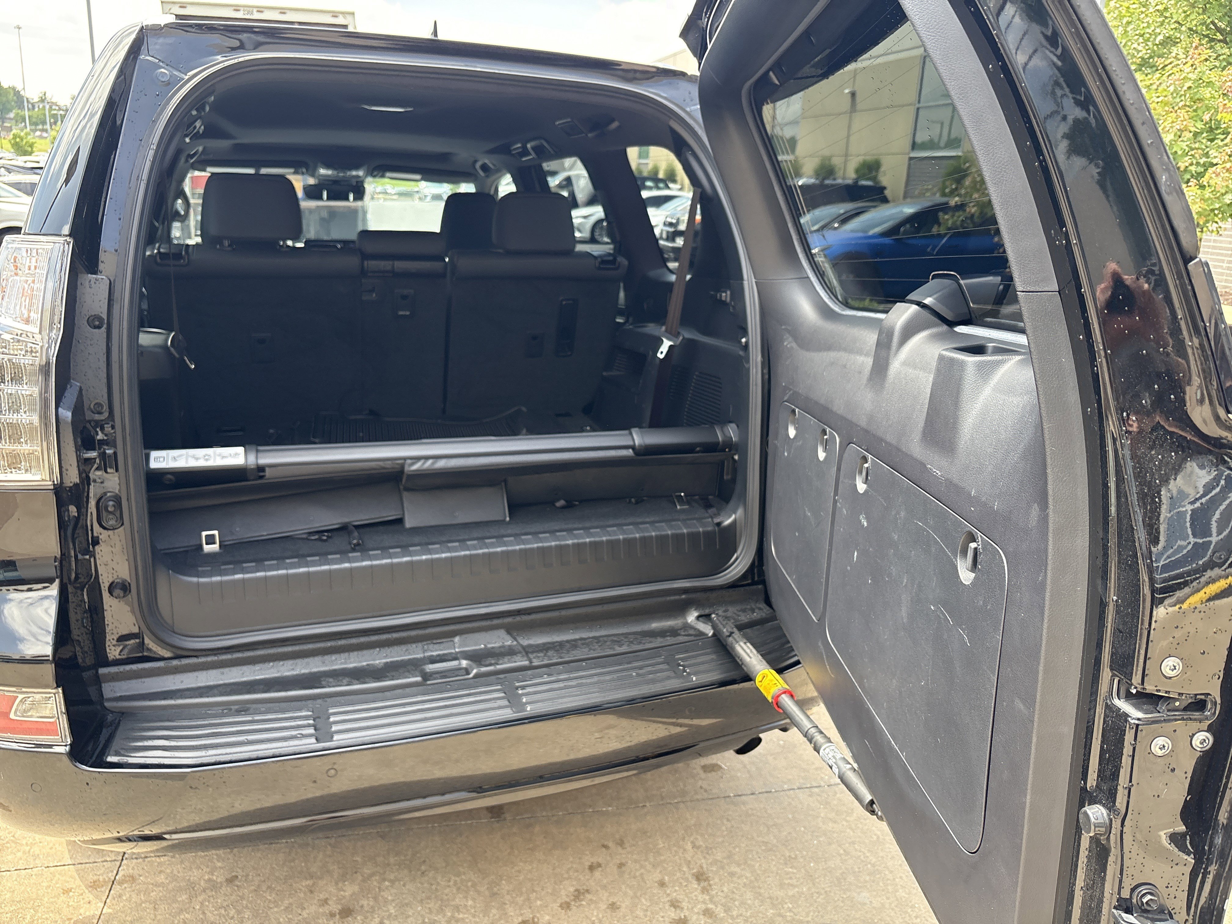 Used 2023 Lexus GX 460 Premium w/ Premium Package AWD/4WD image 32