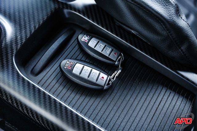 Used 2020 Nissan GT-R Premium w/ Premium Interior Package image 98
