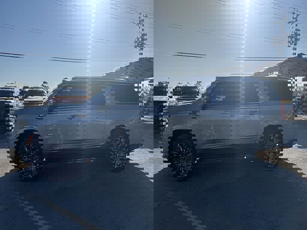 Used 2025 GMC Yukon XL Denali Ultimate image 2