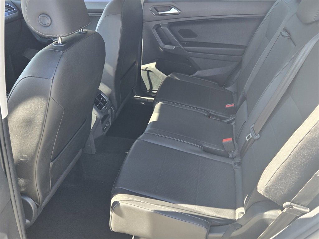 Used 2018 Volkswagen Tiguan SEL image 11