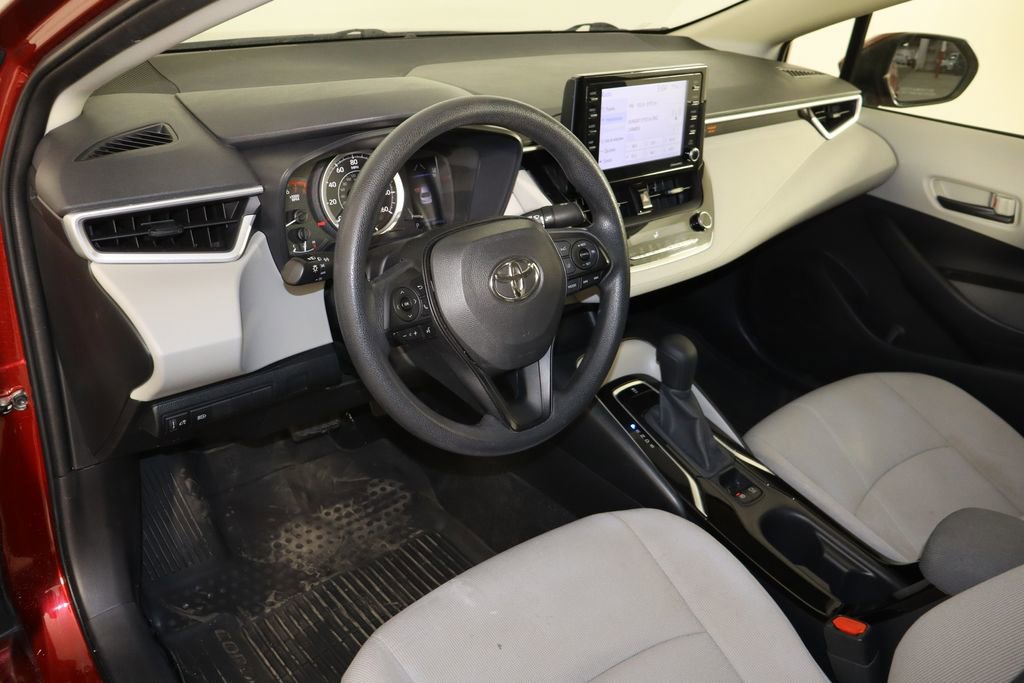 Used 2022 Toyota Corolla LE image 23