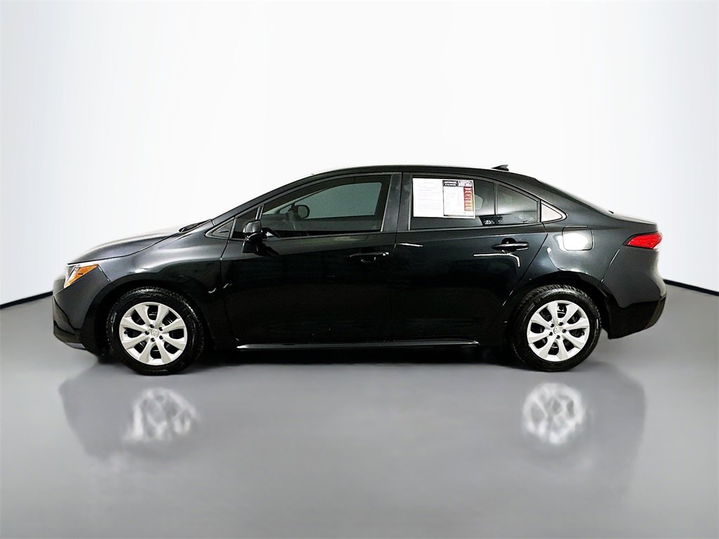 Used 2022 Toyota Corolla LE image 5