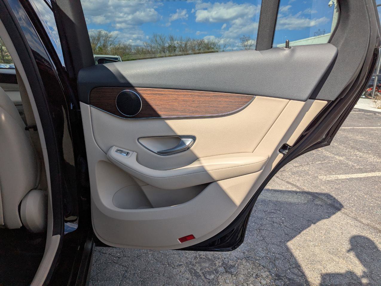 Used 2022 Mercedes-Benz GLC 300 4MATIC image 36