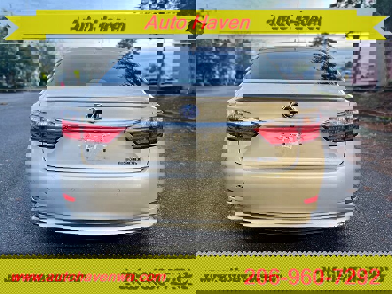 Used 2014 Lexus ES 300h Base w/ Luxury Package w/Bamboo Trim image 6