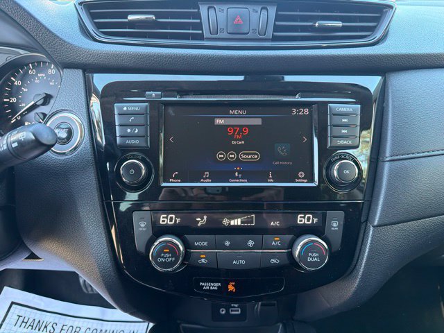 Used 2019 Nissan Rogue SV AWD/4WD image 16