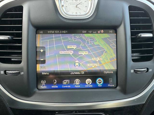 Used 2015 Chrysler 300 C w/ Light Group image 30