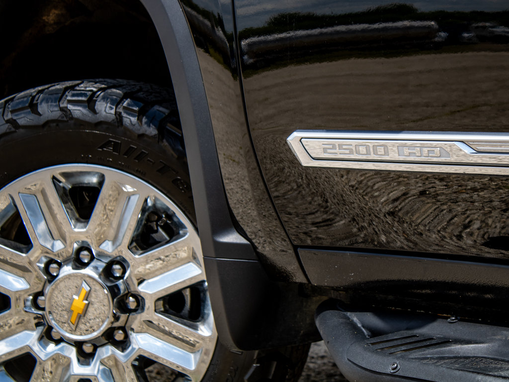 Used 2024 Chevrolet Silverado 2500 High Country w/ High Country Premium Package AWD/4WD image 14