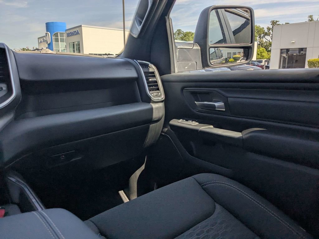 New 2026 RAM 1500 Express AWD/4WD image 17