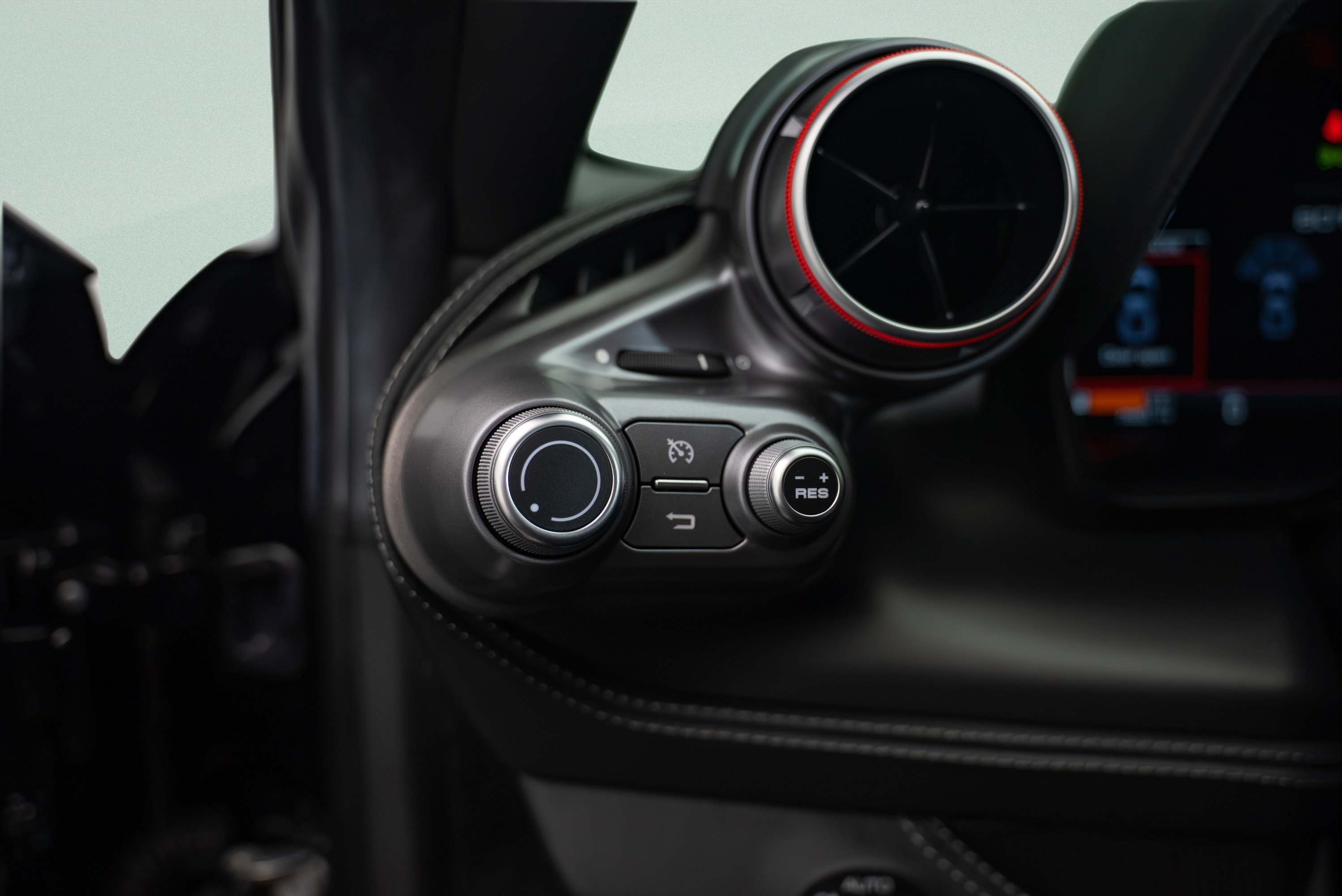 Used 2020 Ferrari F8 Tributo RWD image 12
