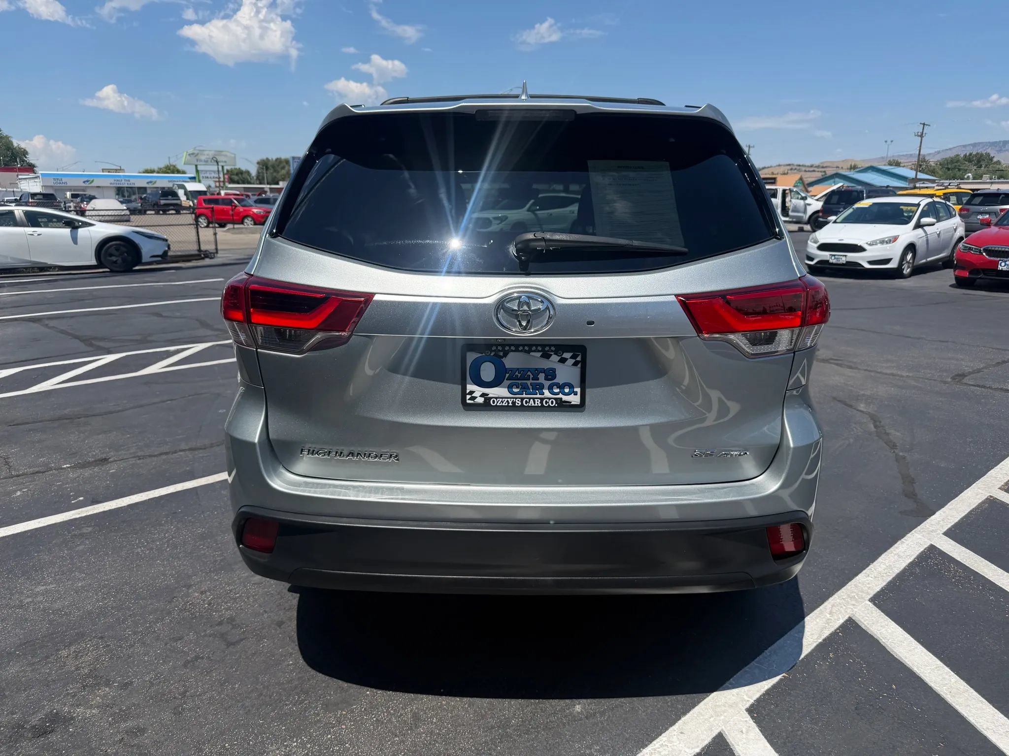 Used 2017 Toyota Highlander SE AWD/4WD image 4