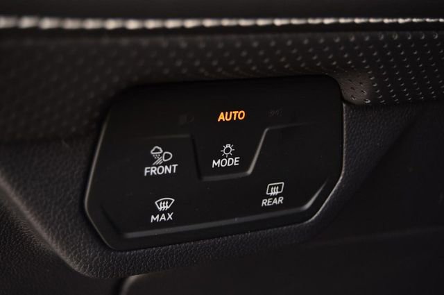 New 2026 Volkswagen Atlas Cross Sport SEL Premium R-Line image 11