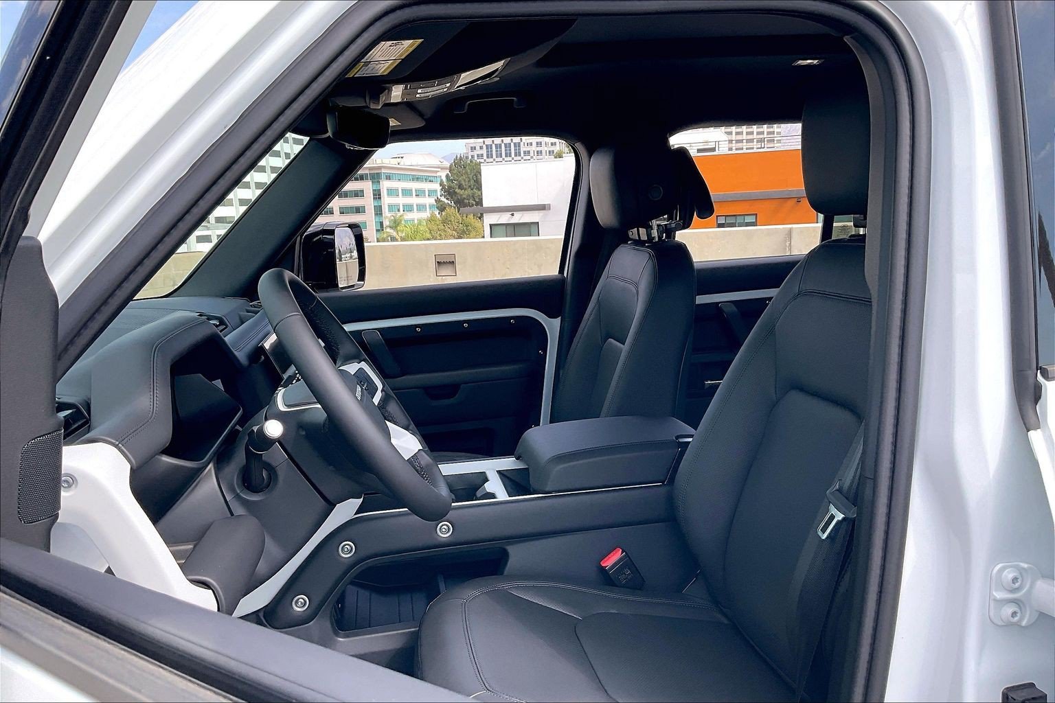 New 2026 Land Rover Defender 110 X-Dynamic SE AWD/4WD image 16