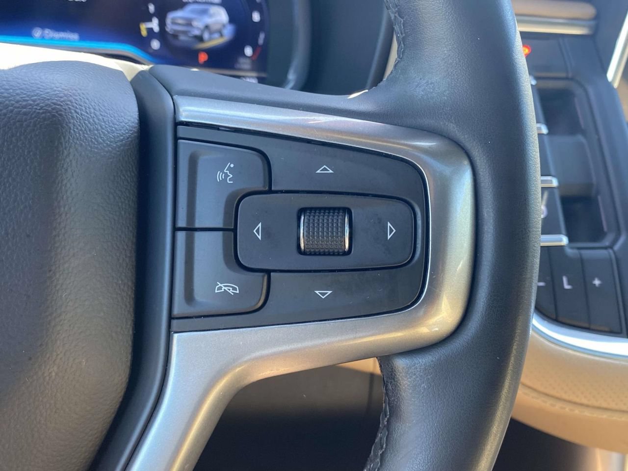 Used 2023 Chevrolet Tahoe Premier RWD image 23