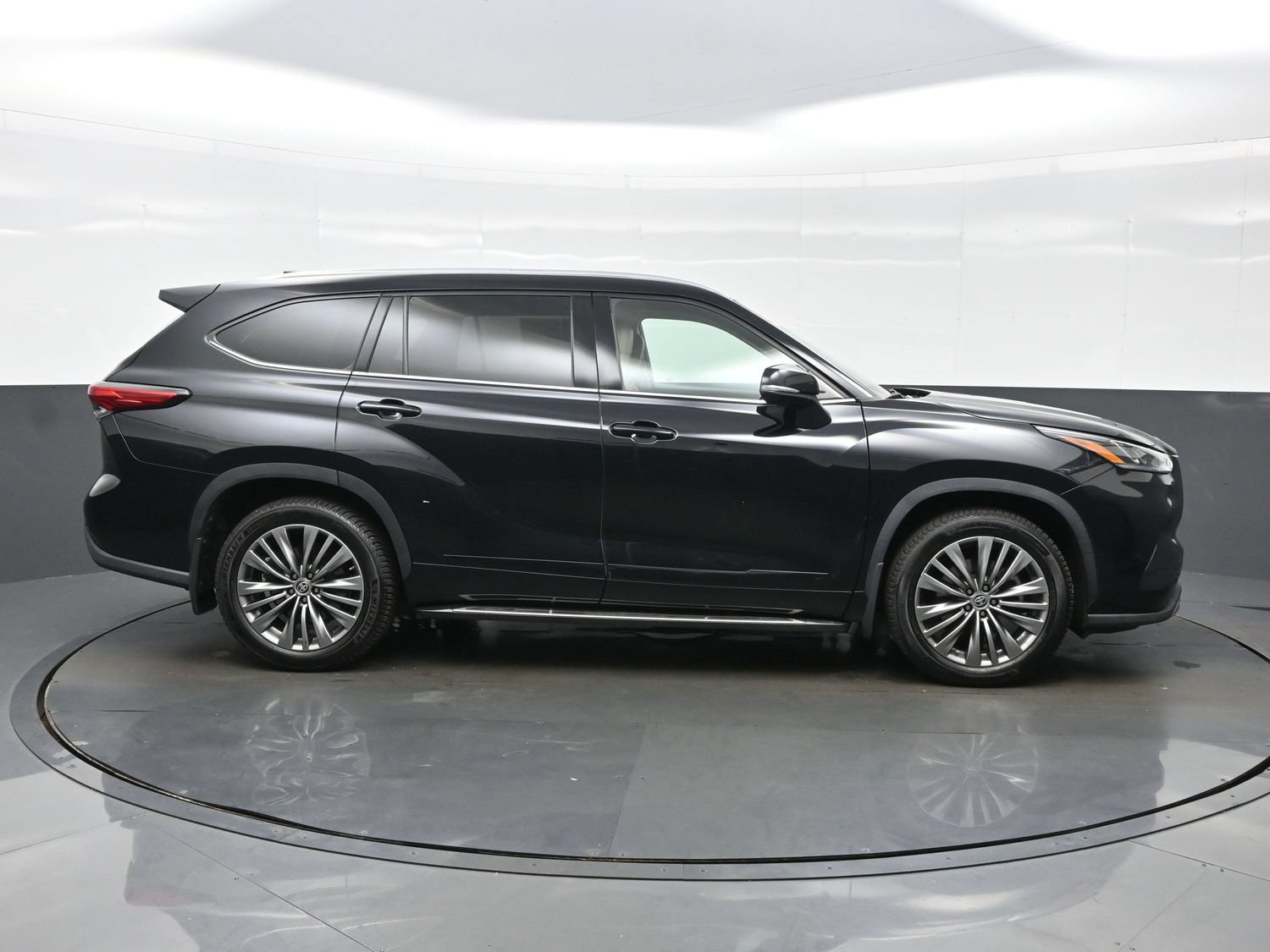 Used 2020 Toyota Highlander Platinum AWD/4WD image 7
