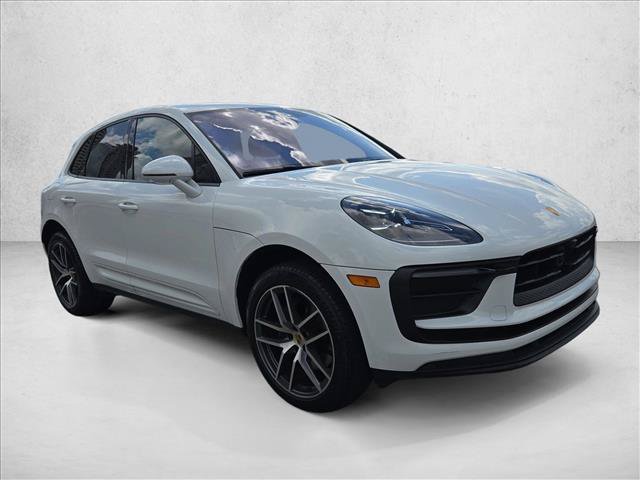 Used 2023 Porsche Macan AWD/4WD image 3