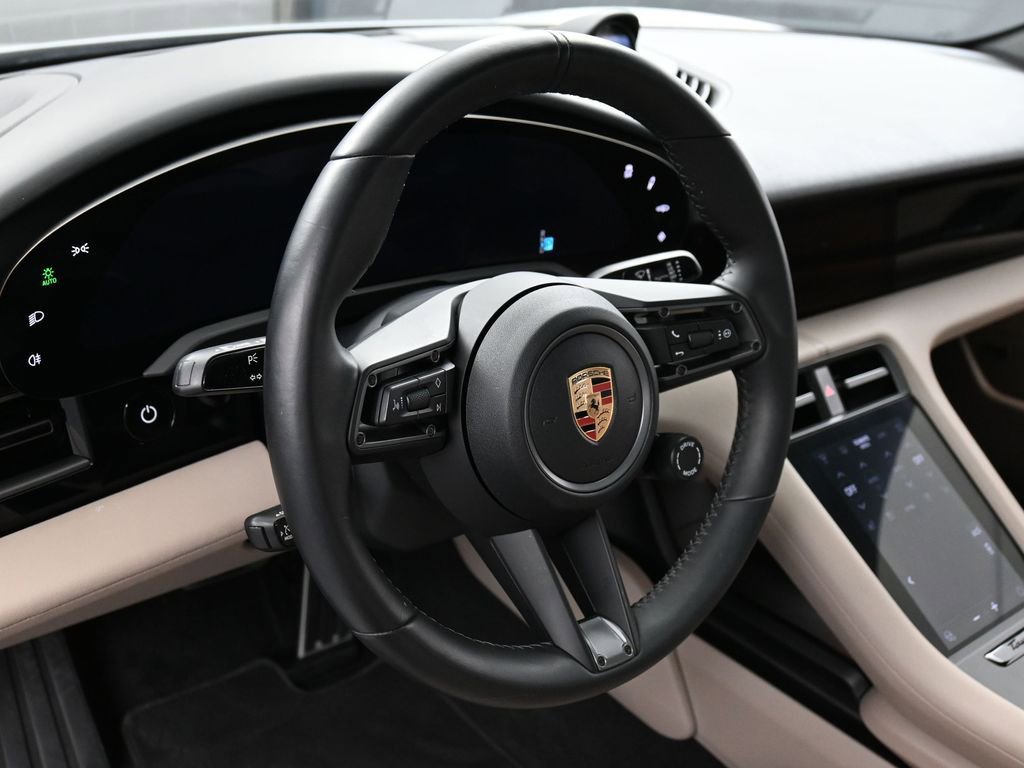 Certified 2025 Porsche Taycan image 17