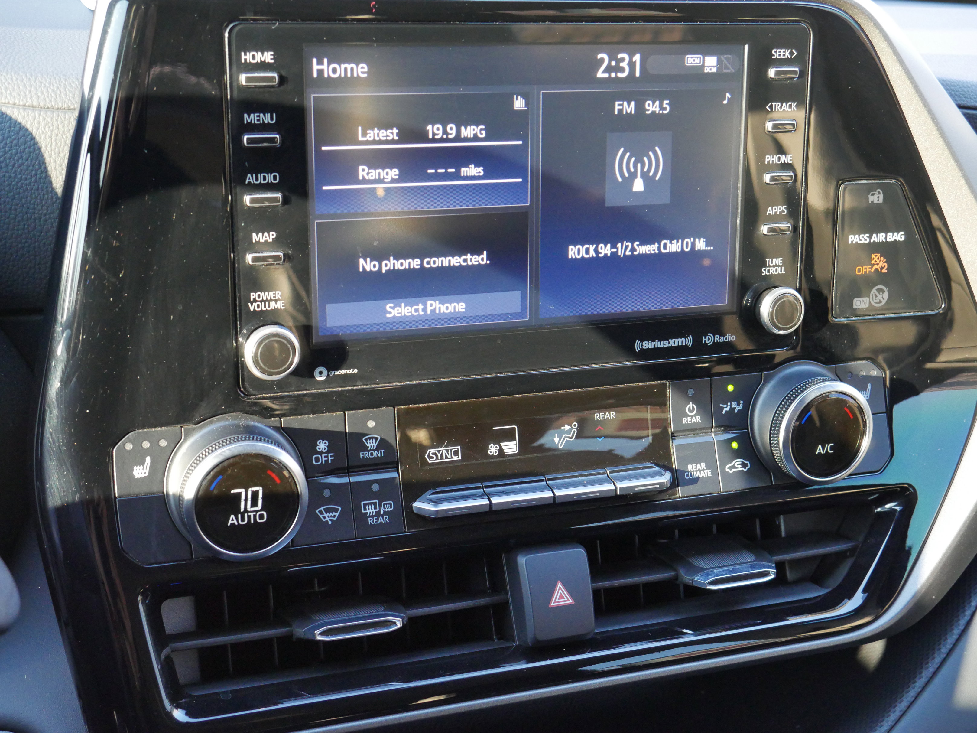 Used 2022 Toyota Highlander XLE image 11