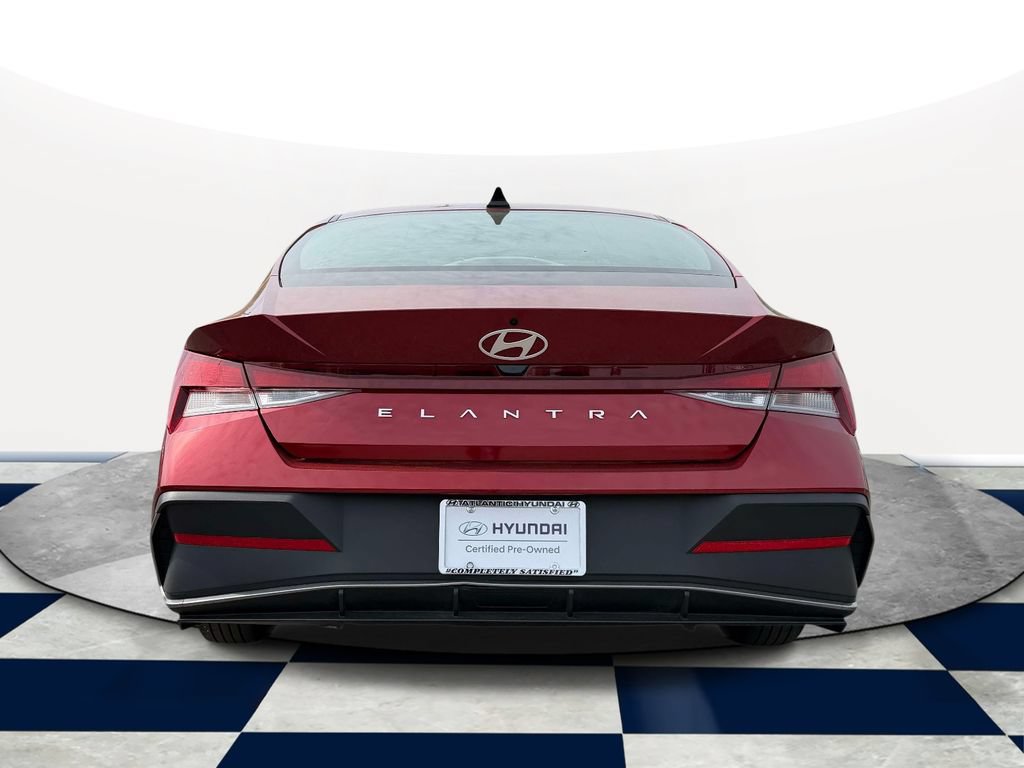 Used 2024 Hyundai Elantra SE FWD image 4