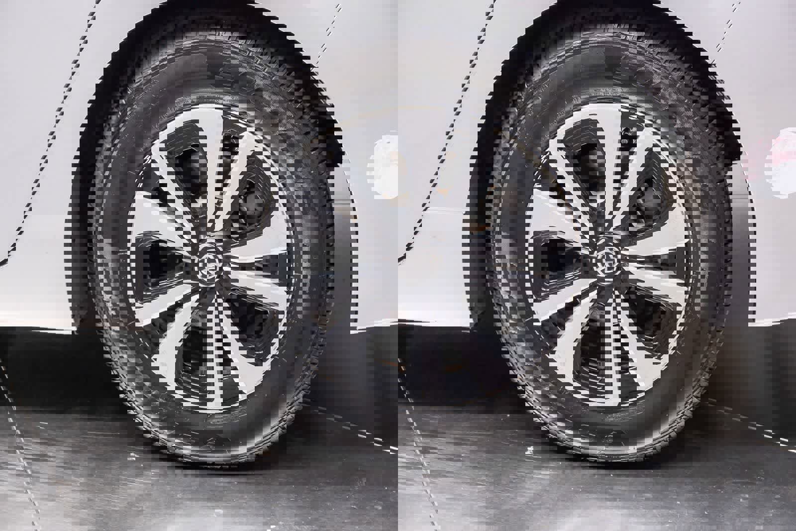 Used 2017 Toyota Prius Prime Plus image 9