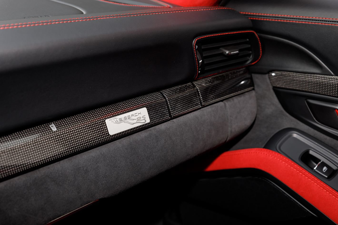 Used 2018 Porsche 911 GT2 RS w/ Weissach Package RWD image 39