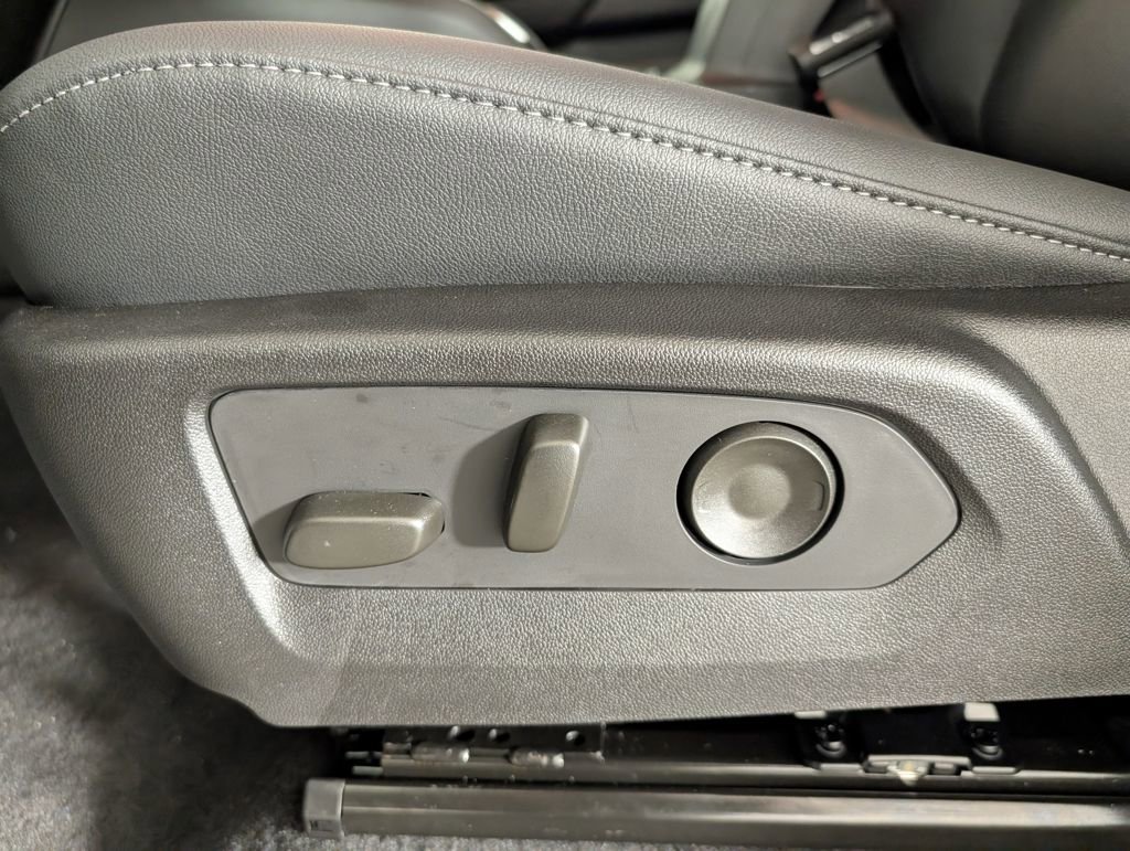 New 2026 GMC Canyon Elevation w/ Convenience Package image 15